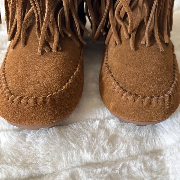 Minnetonka Tan Fringe Moccasin Boots - Picture 8 of 11